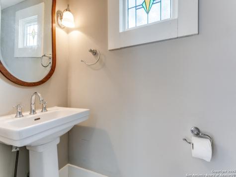 521 N Palmetto San Antonio TX 78202