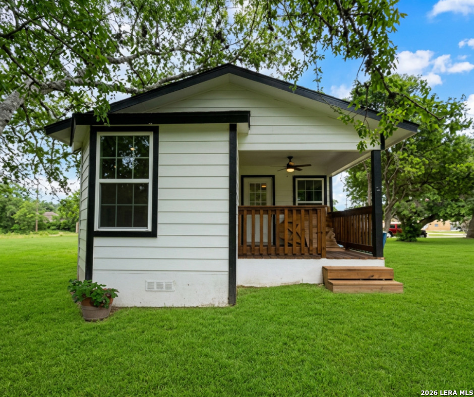 209 N Burke Street Beeville TX 78102