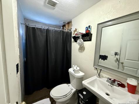 143 Los Arboles San Antonio TX 78214