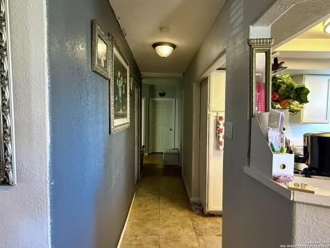 143 Los Arboles San Antonio TX 78214
