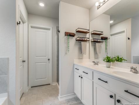 914 Sage Thrasher San Antonio TX 78253