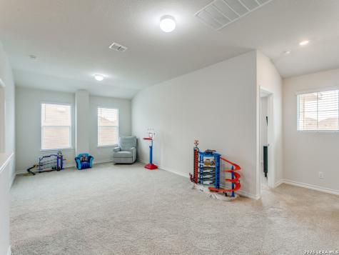 914 Sage Thrasher San Antonio TX 78253