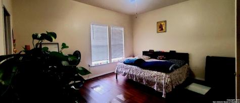 1121 N Oak Pearsall TX 78061