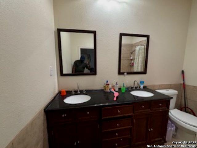 1121 N Oak Pearsall TX 78061