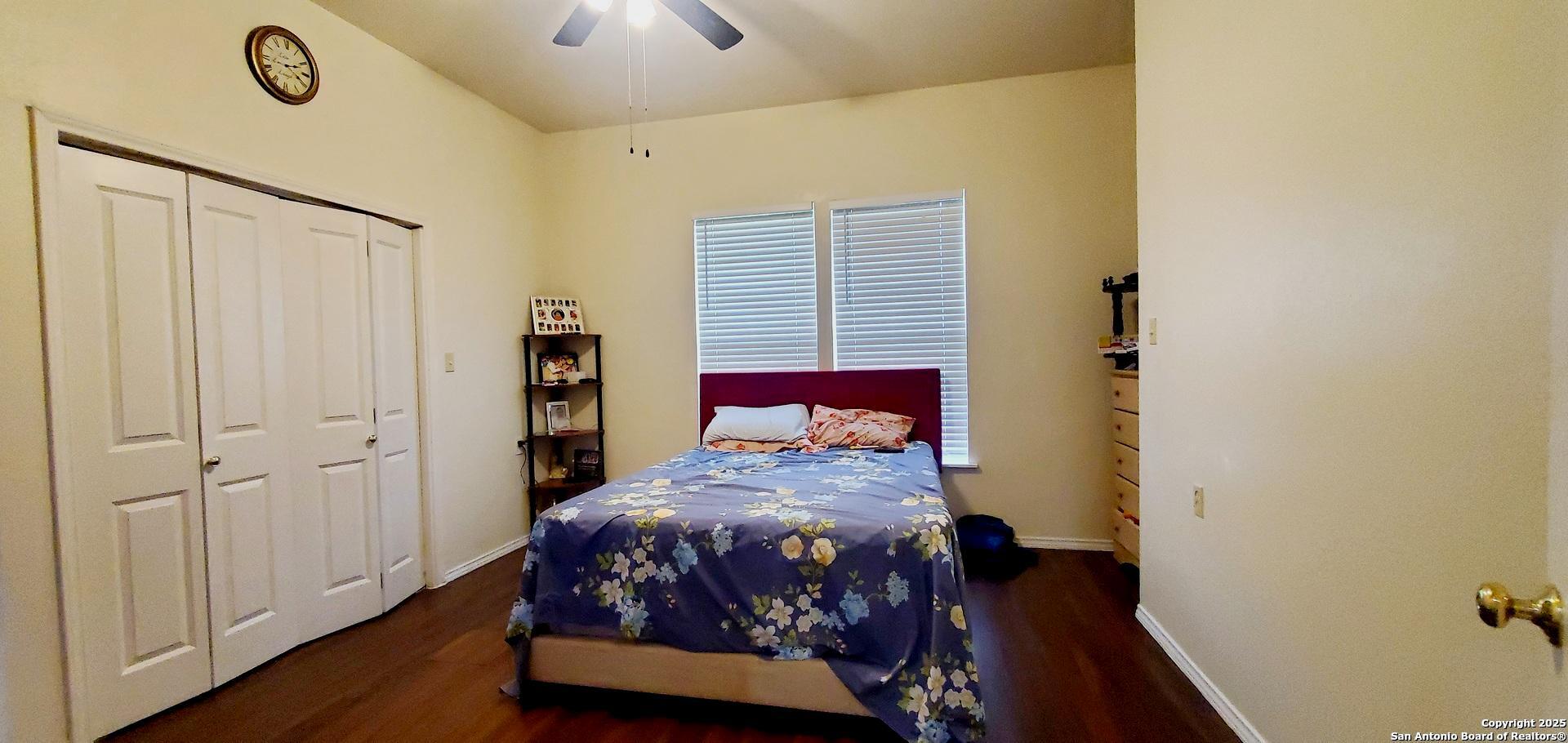 1121 N Oak Pearsall TX 78061
