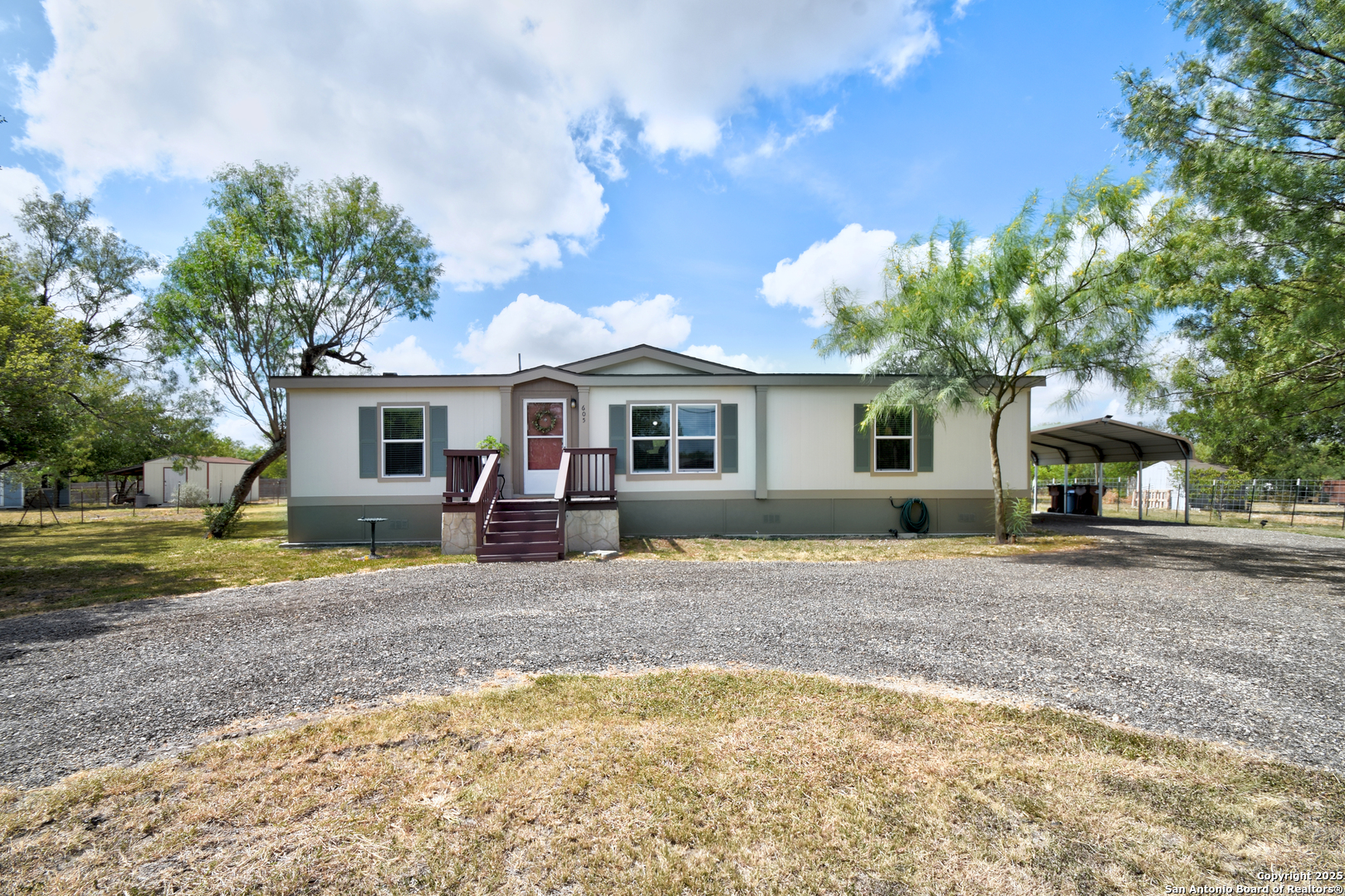 605 County Road 3821 San Antonio TX 78253