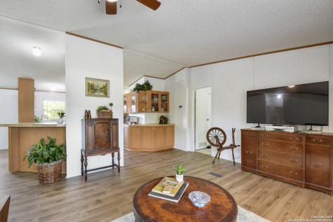 605 County Road 3821 San Antonio TX 78253