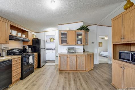 605 County Road 3821 San Antonio TX 78253