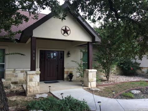 910 La Paloma Drive Canyon Lake TX 78133