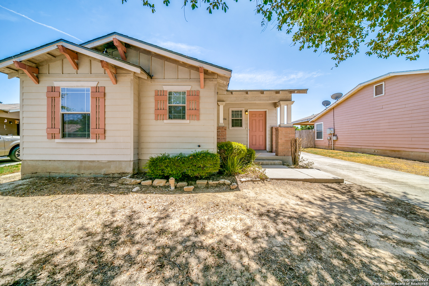 1806 Sunbend Falls San Antonio TX 78224