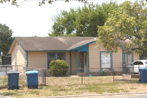 606 Crockett Street Pleasanton TX 78064