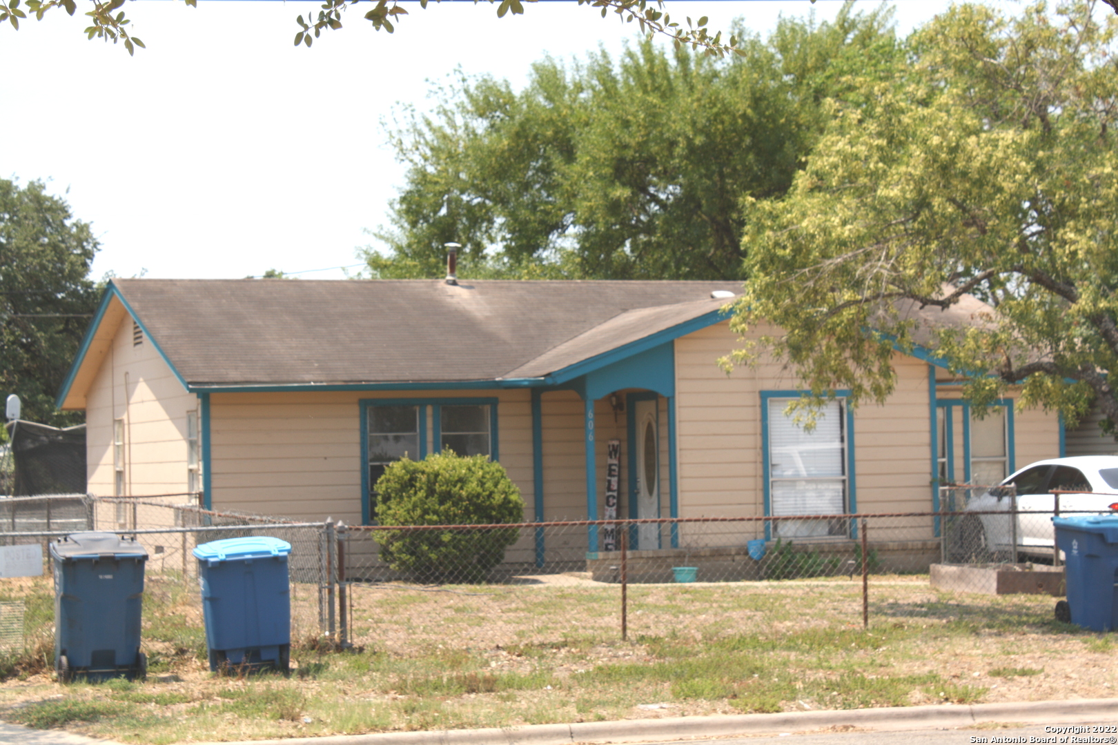 606 Crockett Street Pleasanton TX 78064