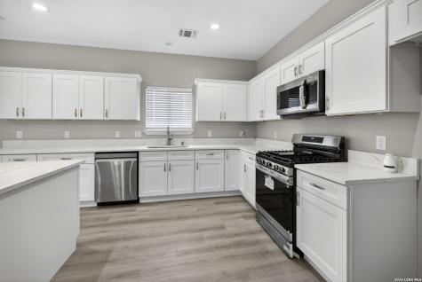 1006 E Taft Street Pearsall TX 78061