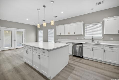 1006 E Taft Street Pearsall TX 78061