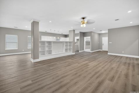 1006 E Taft Street Pearsall TX 78061