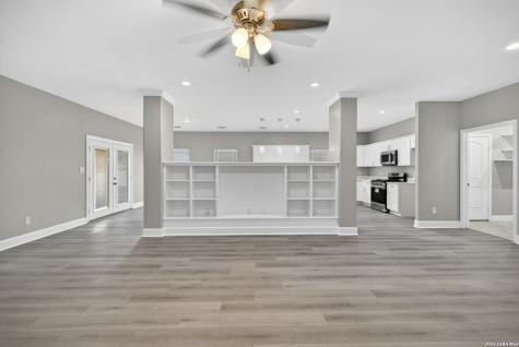 1006 E Taft Street Pearsall TX 78061