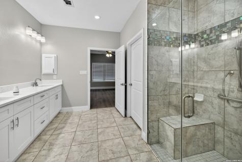 1006 E Taft Street Pearsall TX 78061