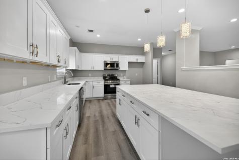 1006 E Taft Street Pearsall TX 78061