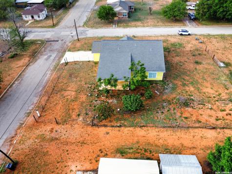 1006 E Taft Street Pearsall TX 78061