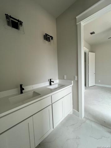 611 Parkview Place Canyon Lake TX 78133
