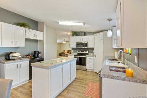 339 County Road 5631 Castroville TX 78009