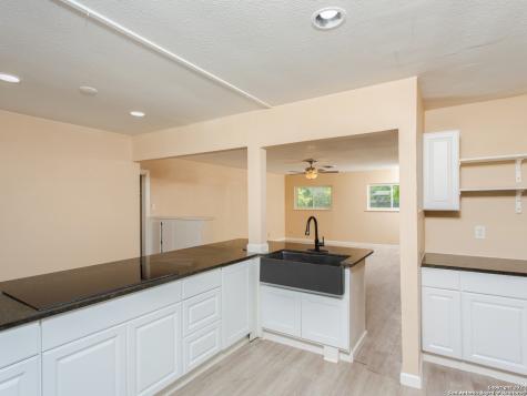 335 Langford Place San Antonio TX 78221