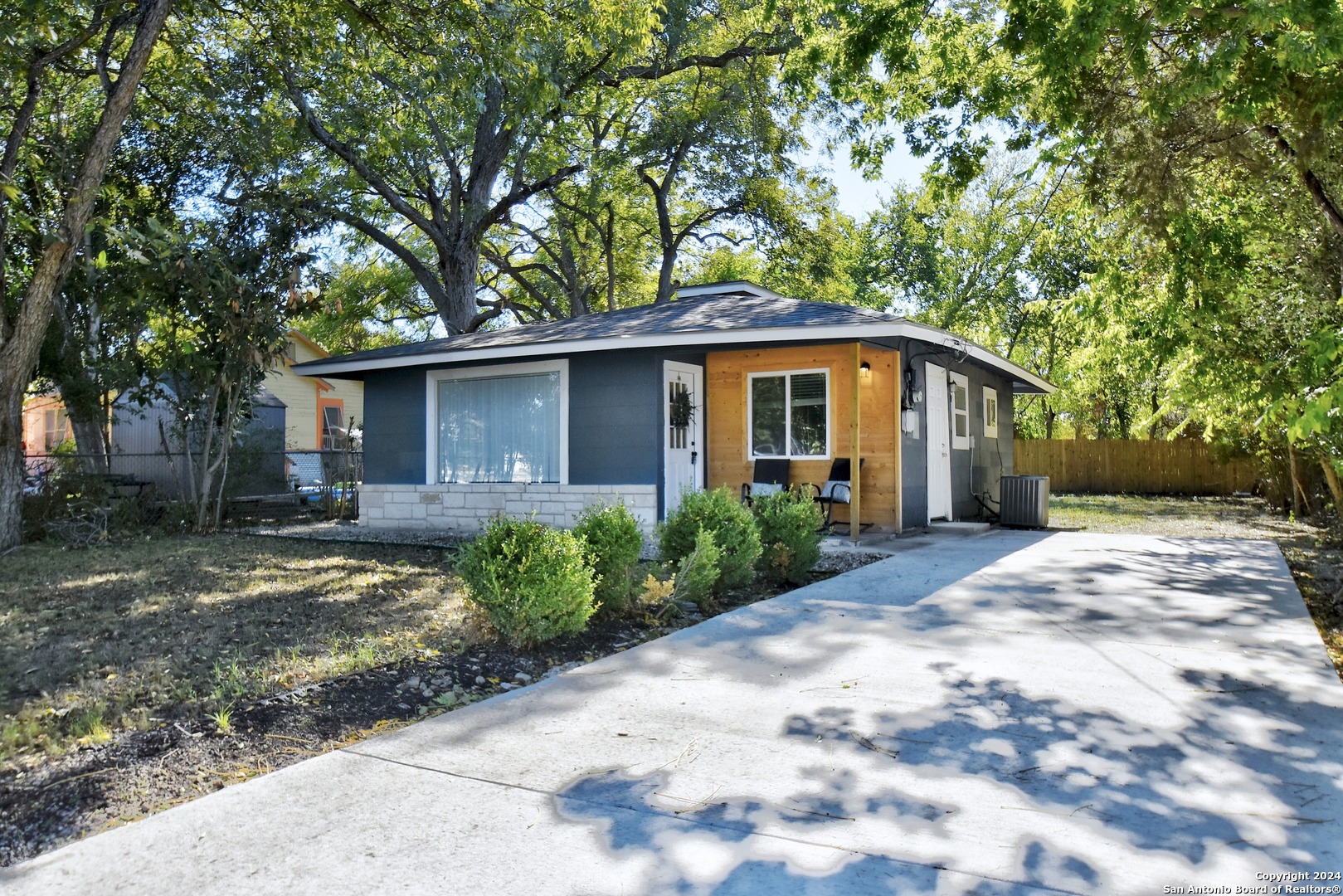 149 N Peach Avenue New Braunfels TX 78130