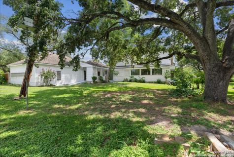 1309 N. Adams Street Beeville TX 78102