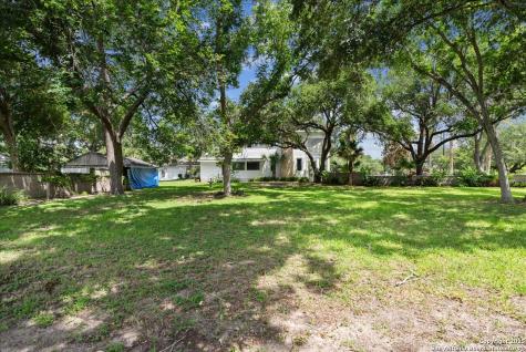 1309 N. Adams Street Beeville TX 78102
