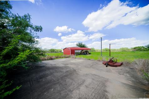 10069 County Road 263 Realitos TX 78376