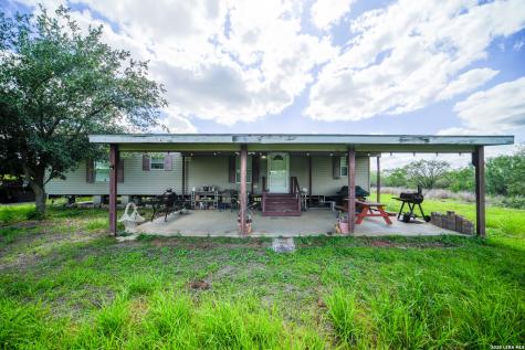 10069 County Road 263 Realitos TX 78376