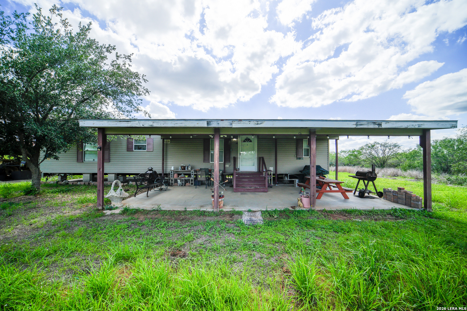 10069 County Road 263 Realitos TX 78376