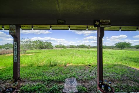 10069 County Road 263 Realitos TX 78376