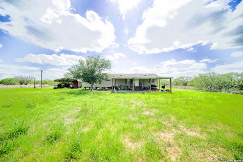 10069 County Road 263 Realitos TX 78376