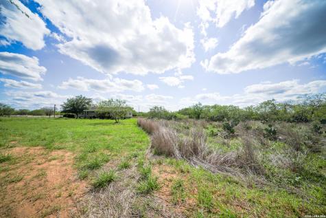 10069 County Road 263 Realitos TX 78376