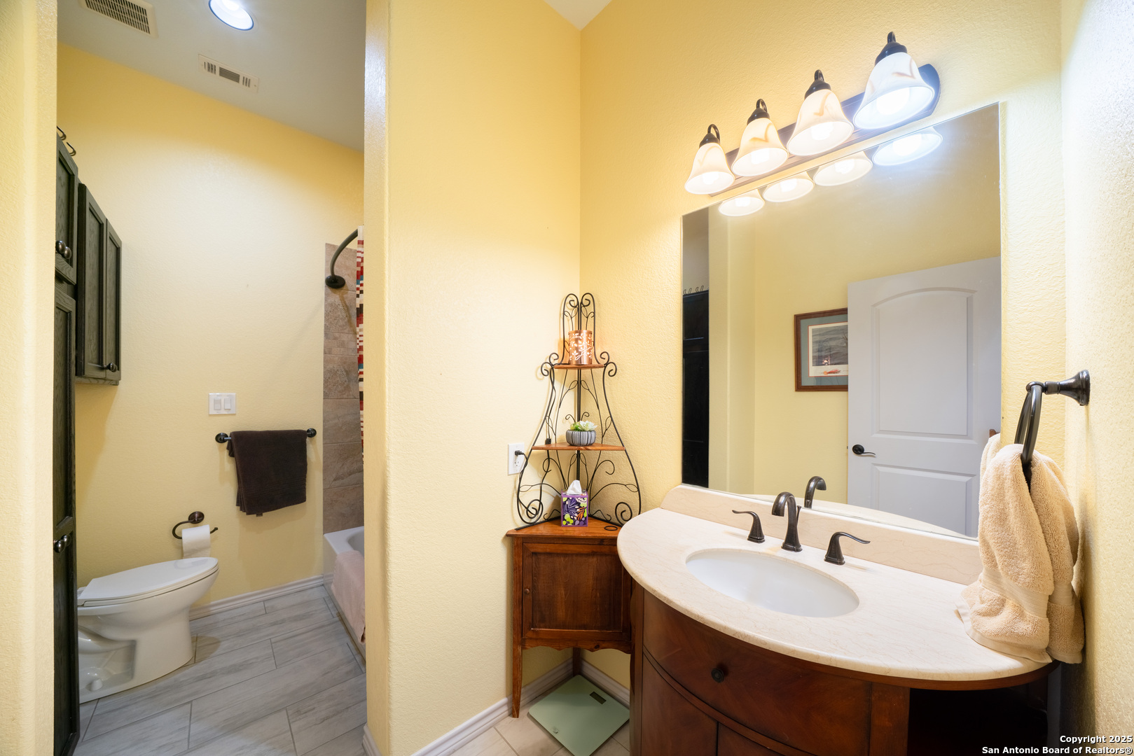 120 County Road 6867 Natalia TX 78059