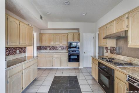 3915 Creek Point San Antonio TX 78230