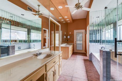 3915 Creek Point San Antonio TX 78230