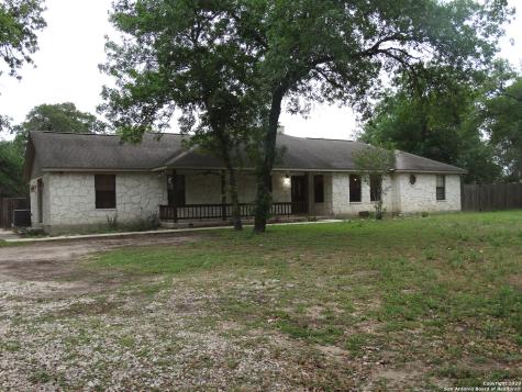 151 Shadow Woods La Vernia TX 78121