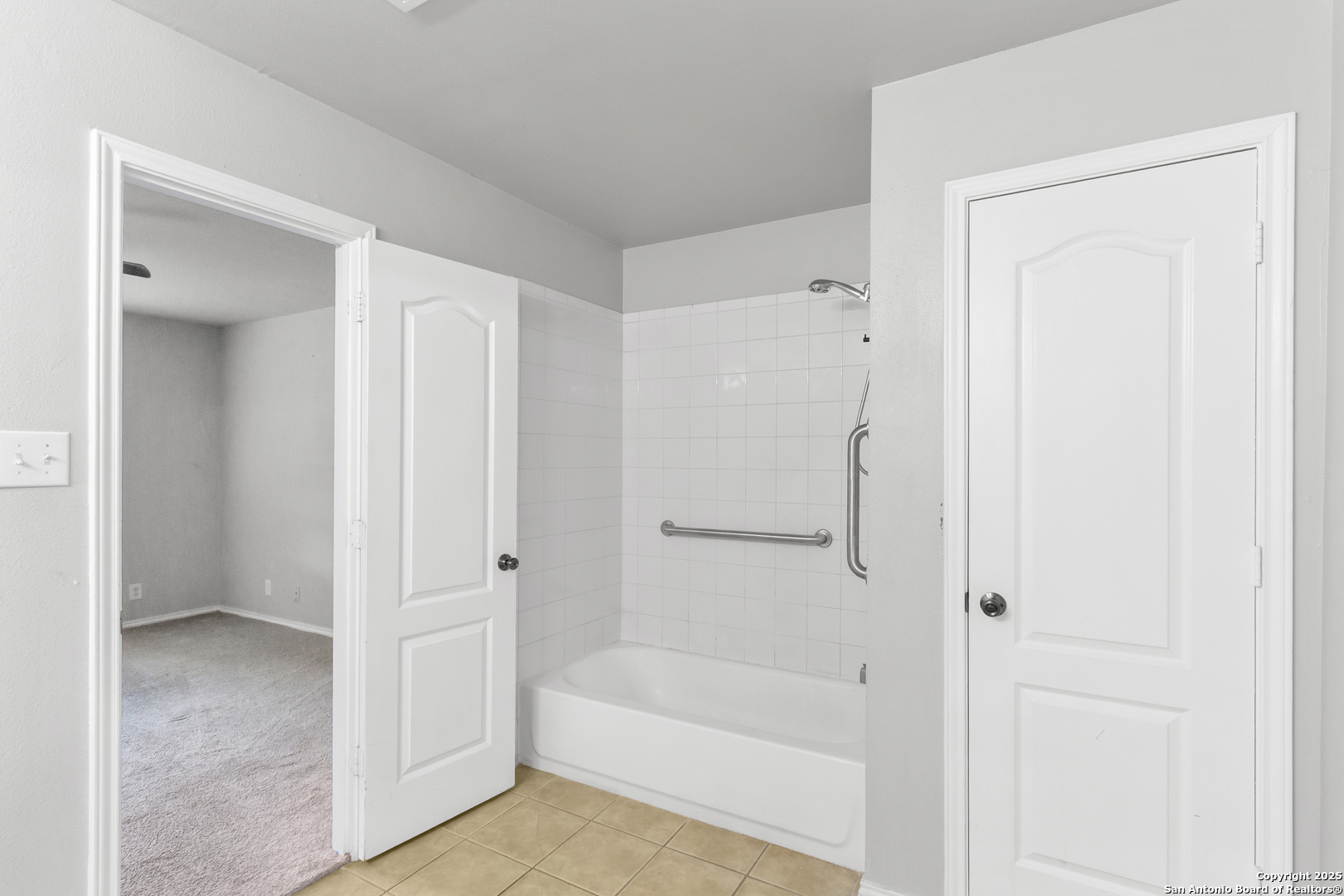 210 E Broadview San Antonio TX 78228