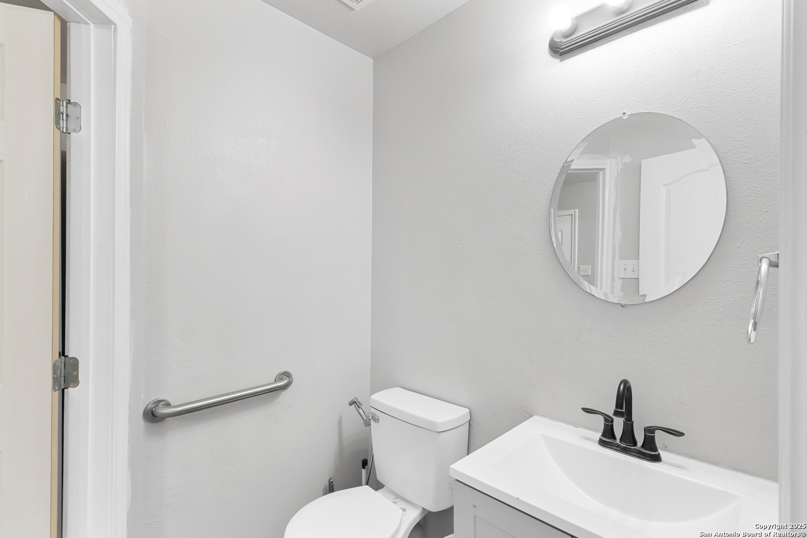 210 E Broadview San Antonio TX 78228