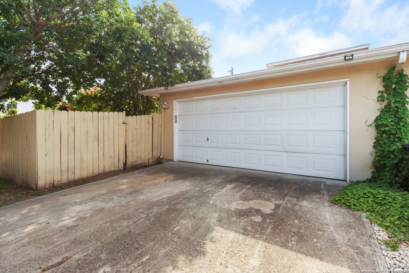 210 E Broadview San Antonio TX 78228