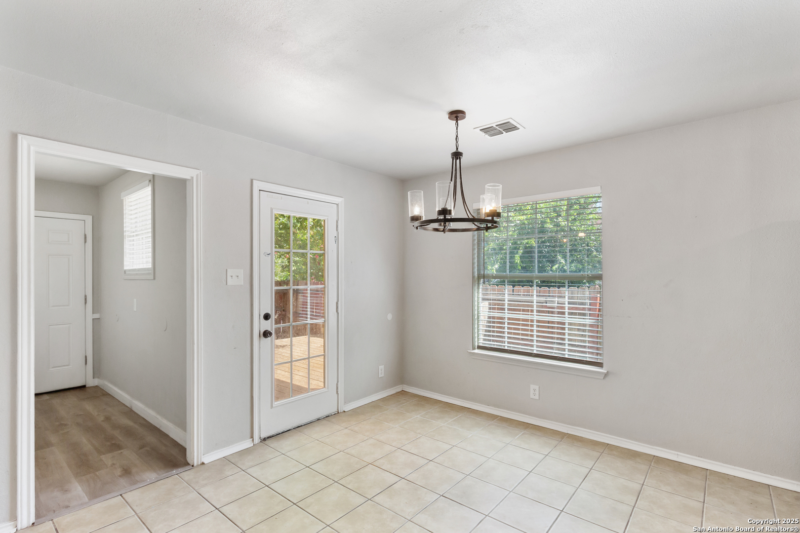 210 E Broadview San Antonio TX 78228