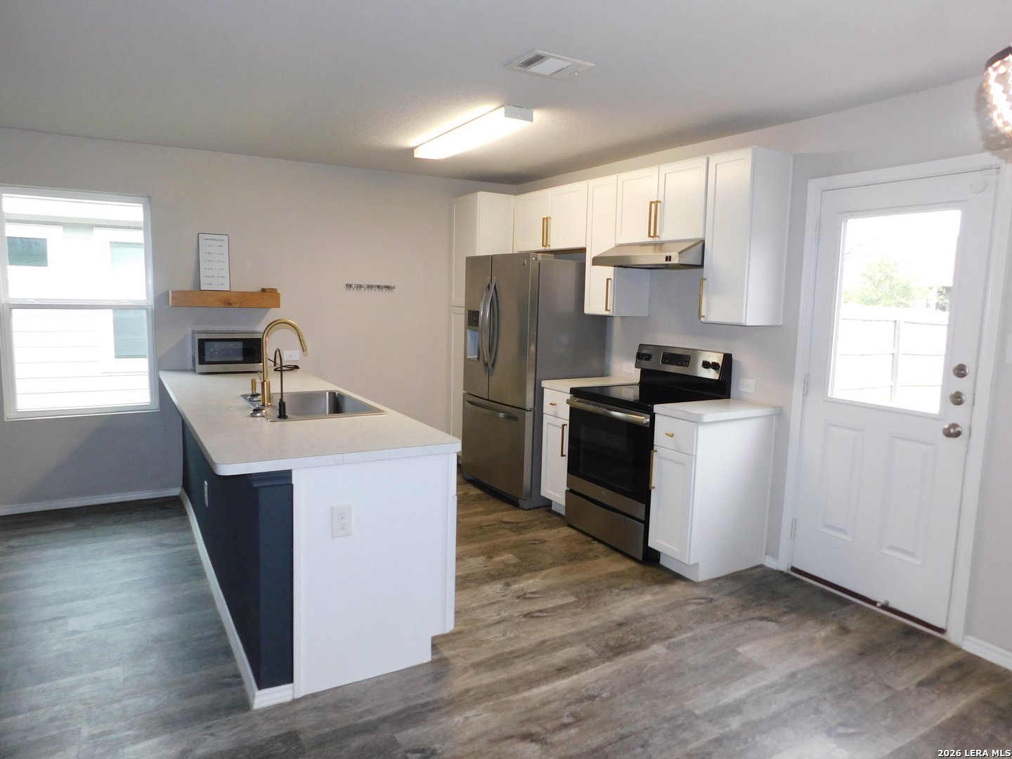 5927 Sunshine Summit Converse TX 78109