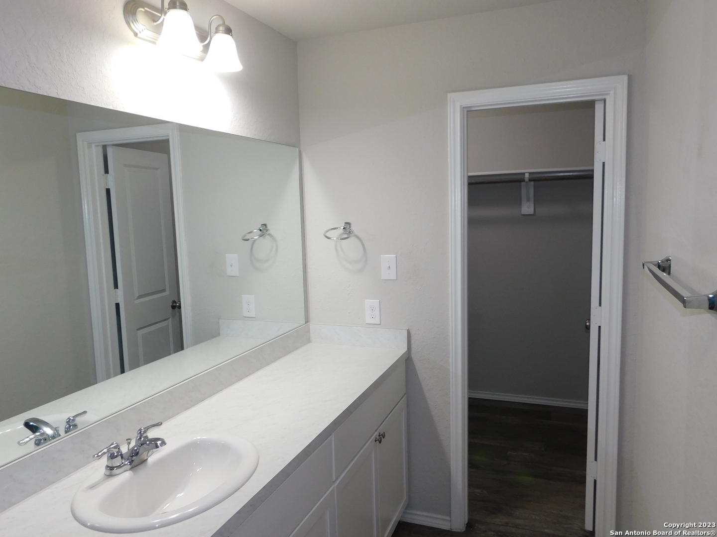 5927 Sunshine Summit Converse TX 78109