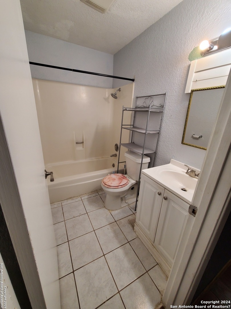 5295 Round Table Drive San Antonio TX 78218