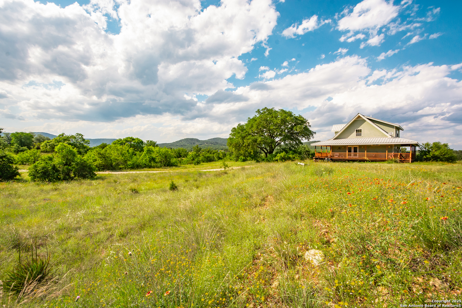 2925 County Road 361 Utopia TX 78884