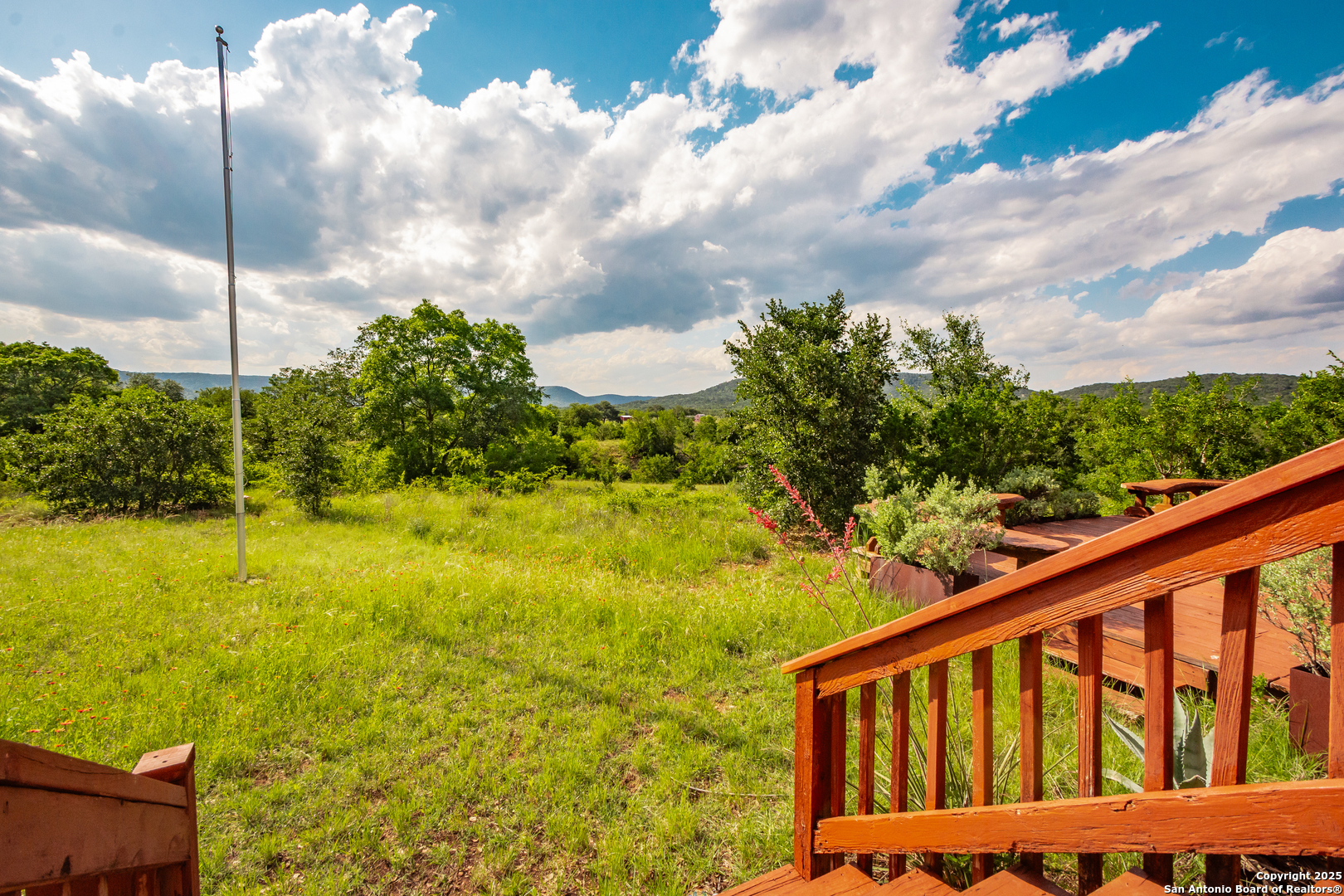 2925 County Road 361 Utopia TX 78884