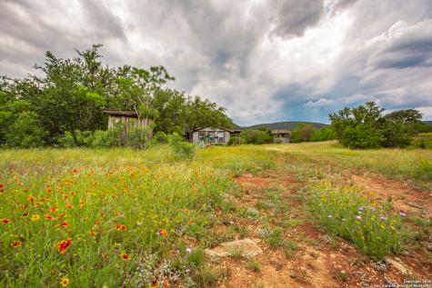 2925 County Road 361 Utopia TX 78884