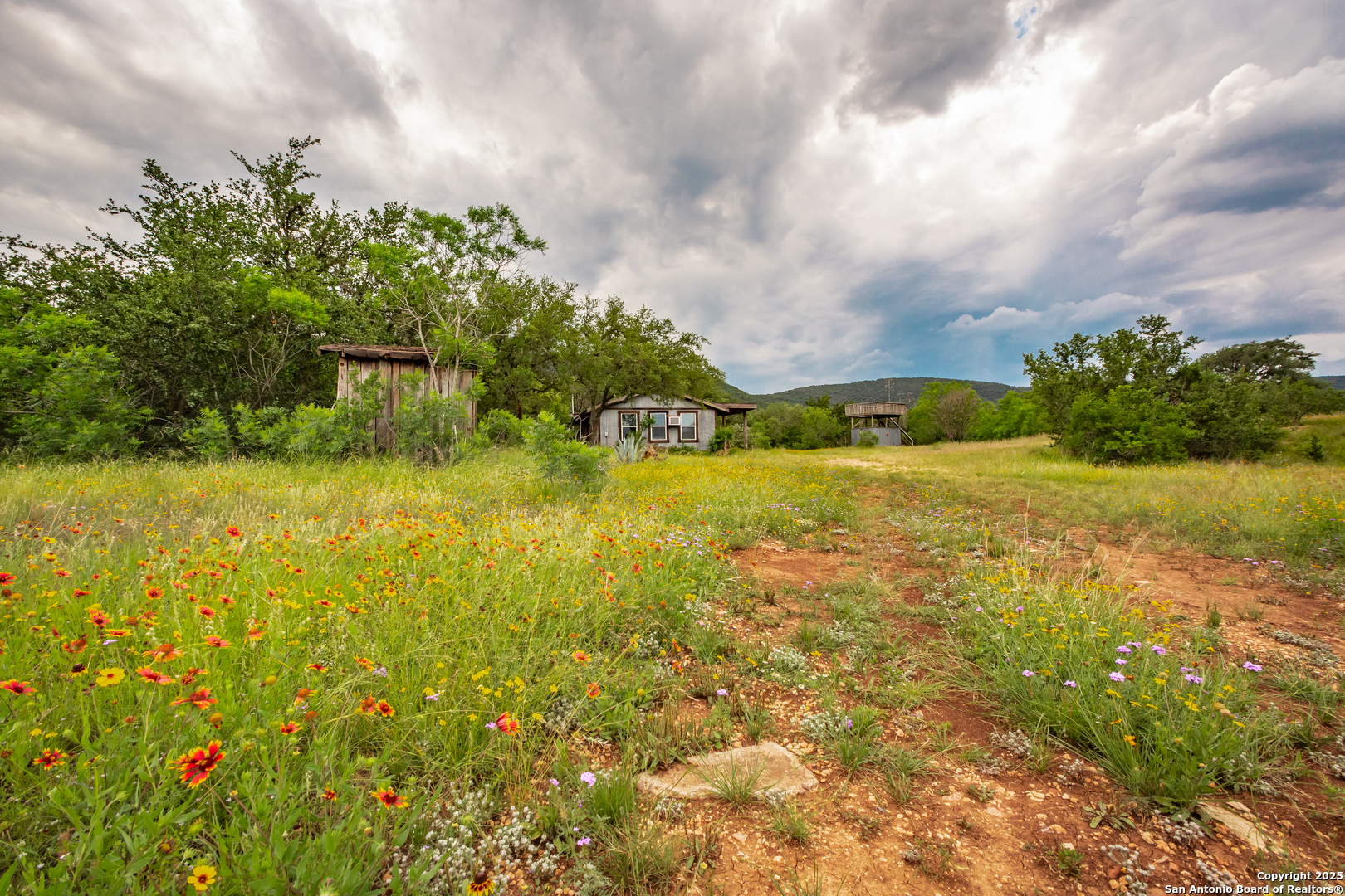 2925 County Road 361 Utopia TX 78884